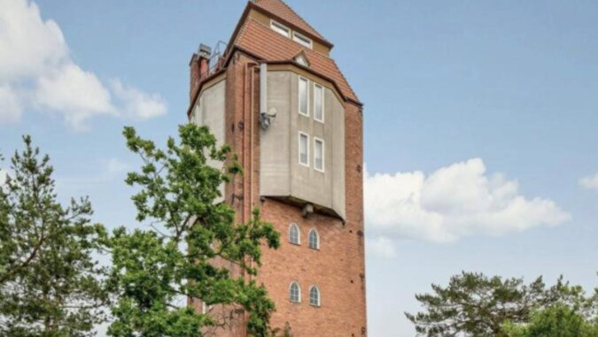 Der alte Wasserturm wurde in ein Wohngebäude umgewandelt. So sieht die Wohnung aus